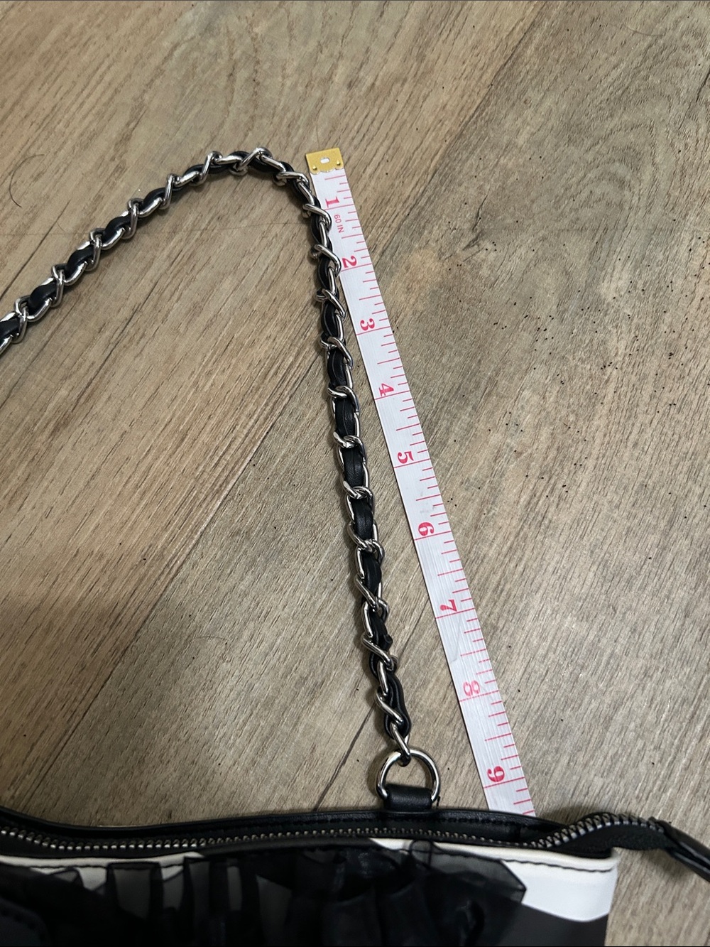 Disney Alice in Wonderland Black & White Bow-Accent Chain Shoulder Bag - Picture 9 of 11